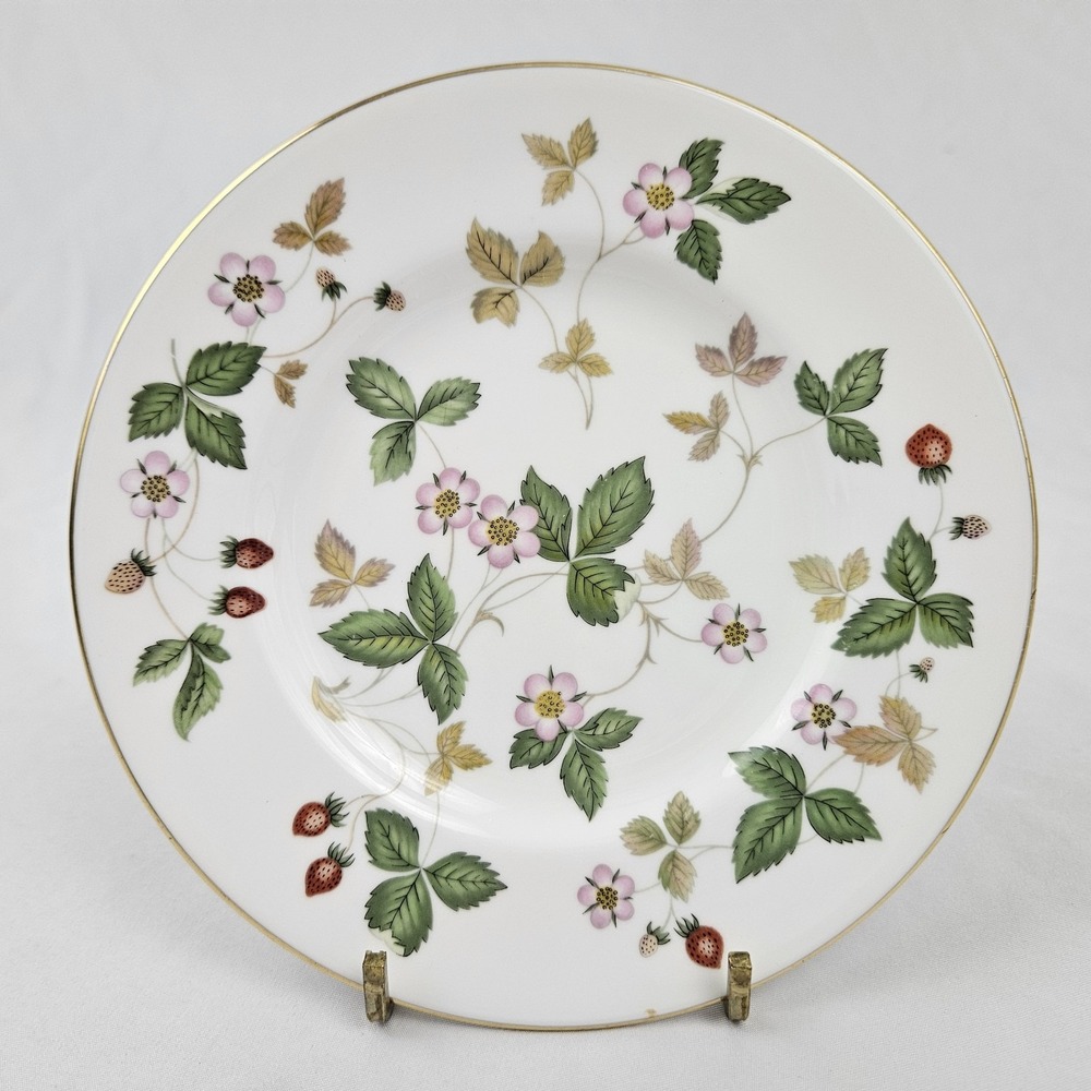 Wedgwood Wild Strawberry Bread Butter Plate Gold Trim 6" Bone China Vintage